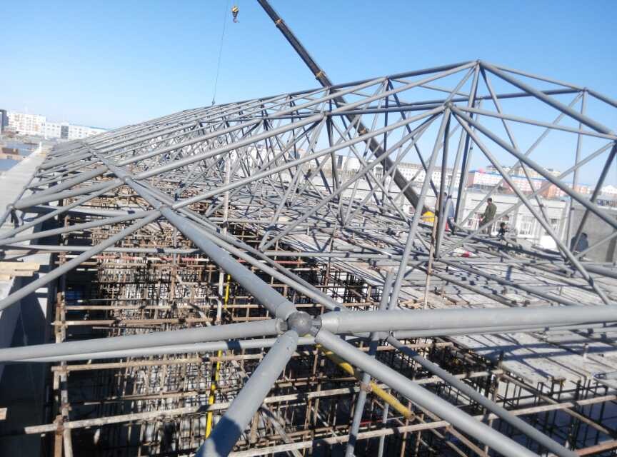 信州区商贸城屋顶网架工程